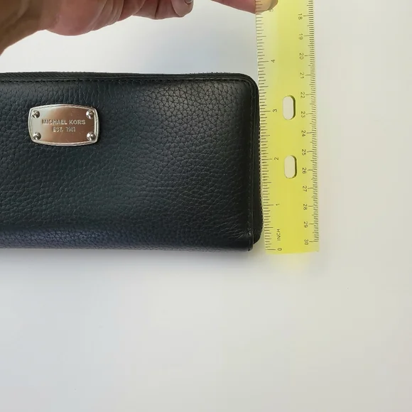 Michael Kors Large Jet Set Continental Black W/Silver Hardware Leather Wallet - Picture 7 of 9